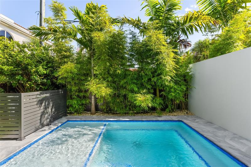 Image 47 of 57 For 1621 Broward Blvd  A