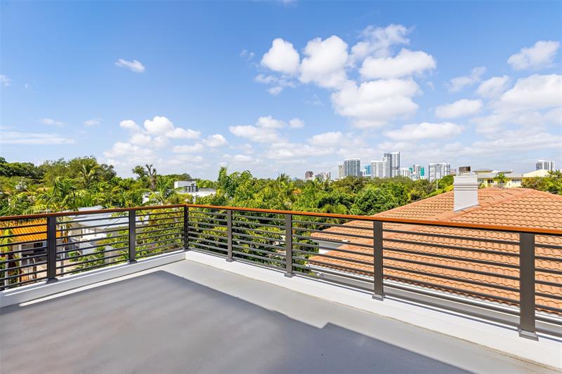 Image 49 of 57 For 1621 Broward Blvd  A