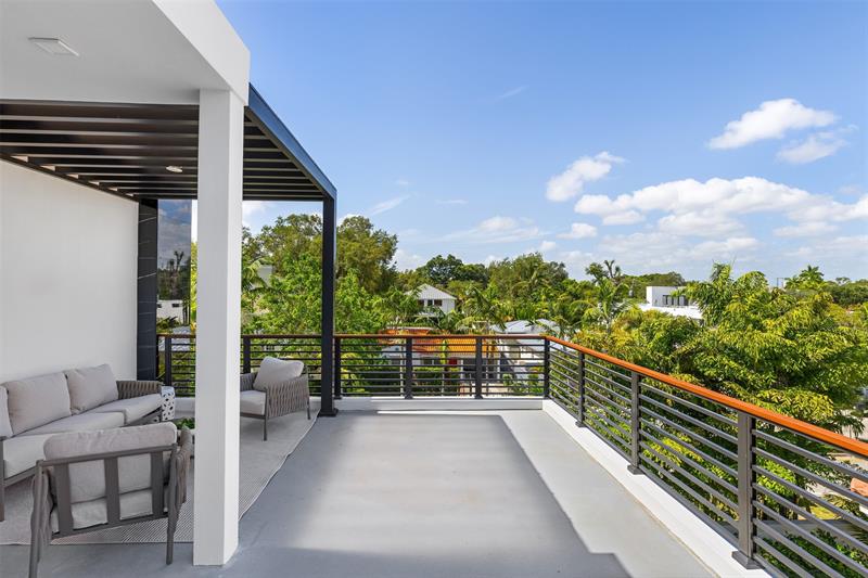 Image 51 of 57 For 1621 Broward Blvd  A