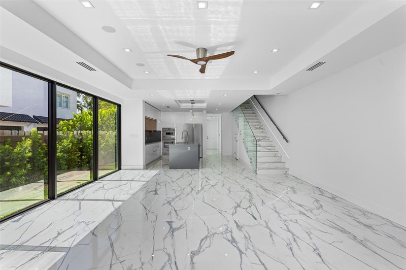 Image 11 of 53 For 1621 Broward Blvd  B