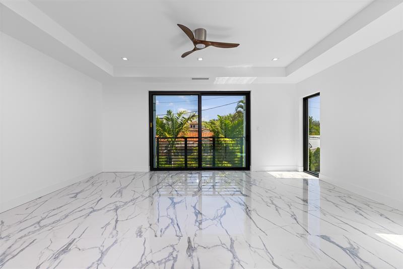 Image 28 of 53 For 1621 Broward Blvd  B