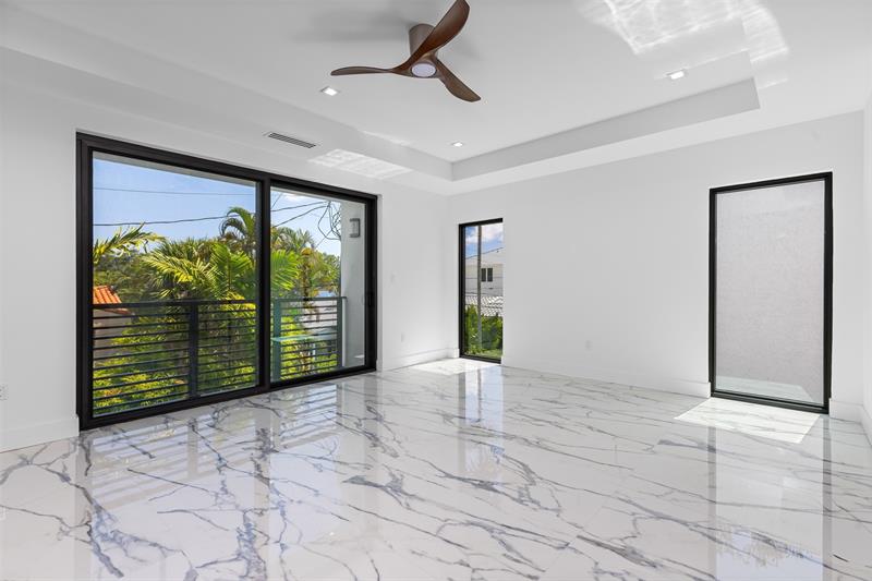 Image 29 of 53 For 1621 Broward Blvd  B