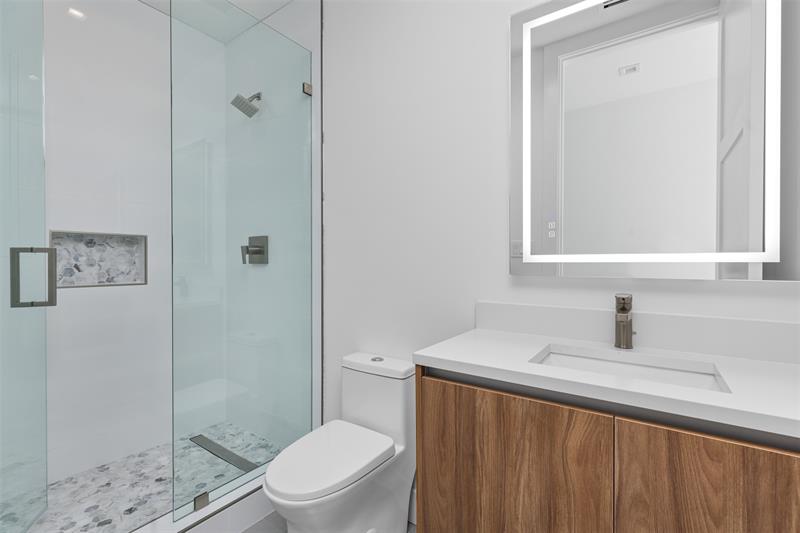 Image 41 of 53 For 1621 Broward Blvd  B