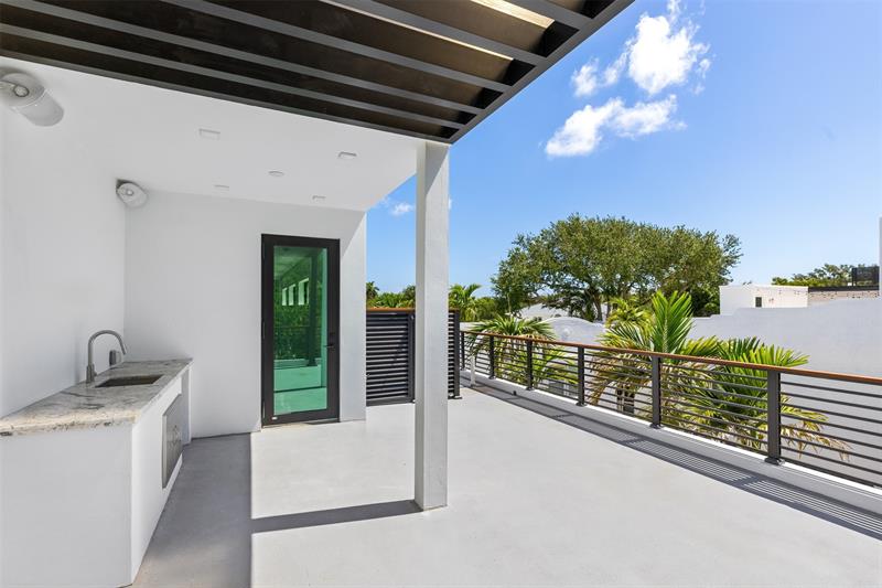 Image 48 of 53 For 1621 Broward Blvd  B