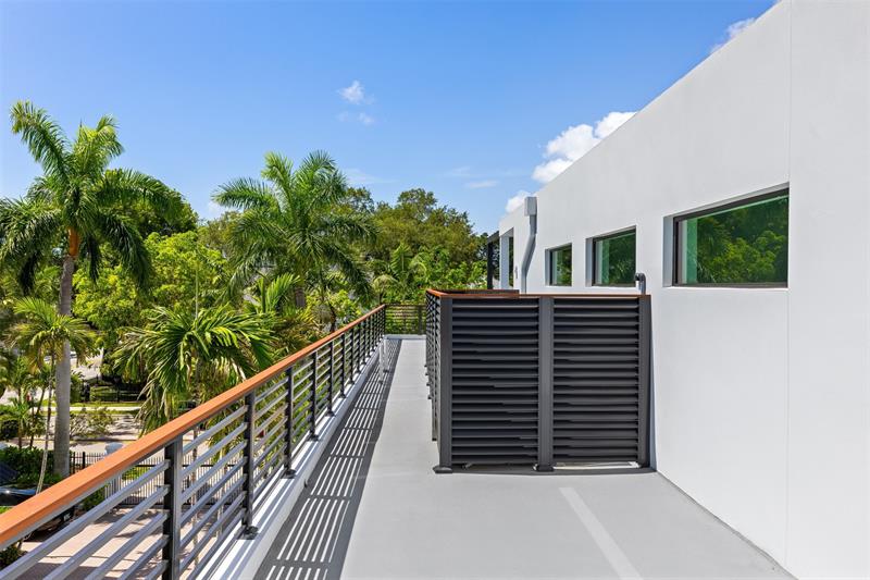 Image 49 of 53 For 1621 Broward Blvd  B