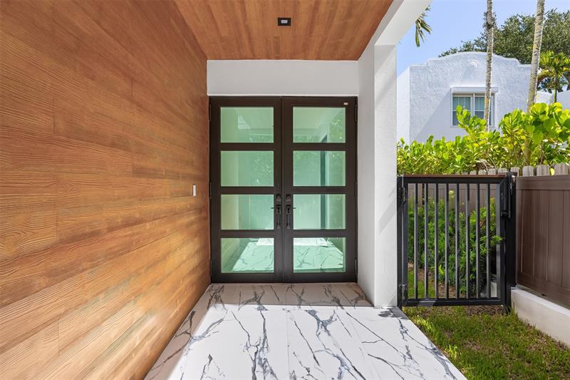 Image 5 of 53 For 1621 Broward Blvd  B