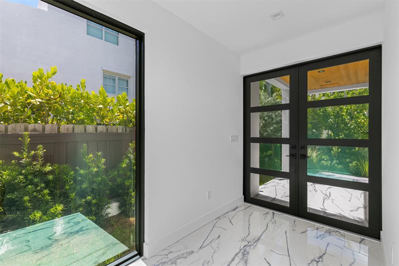 Image 6 of 53 For 1621 Broward Blvd  B