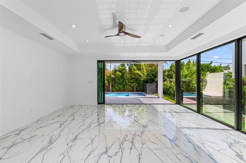 Image 7 of 53 For 1621 Broward Blvd  B