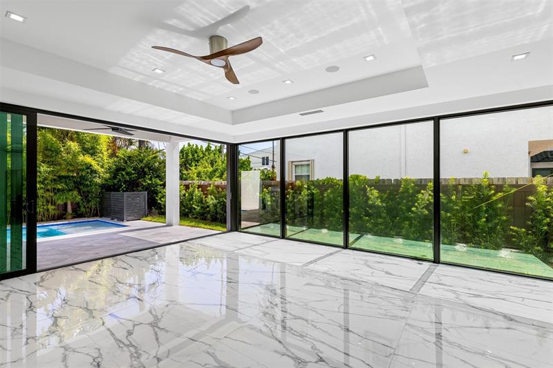 Image 9 of 53 For 1621 Broward Blvd  B