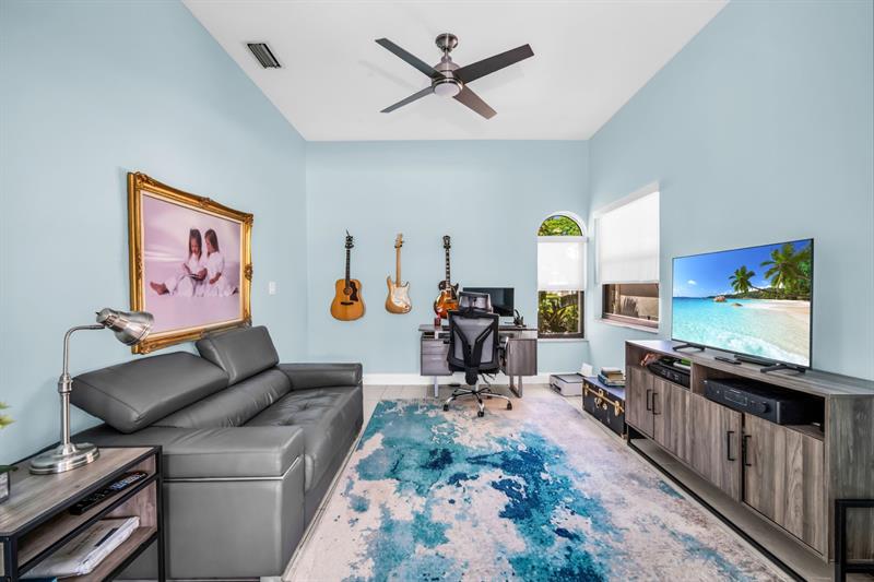 Image 32 of 49 For 12200 Classic Dr