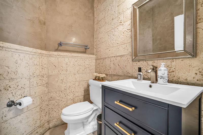 Image 33 of 49 For 12200 Classic Dr