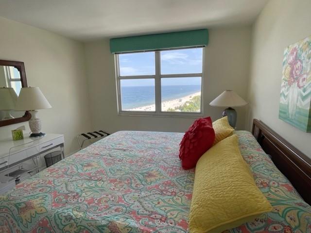 Image 10 of 39 For 305 Pompano Beach Blvd  Ph10
