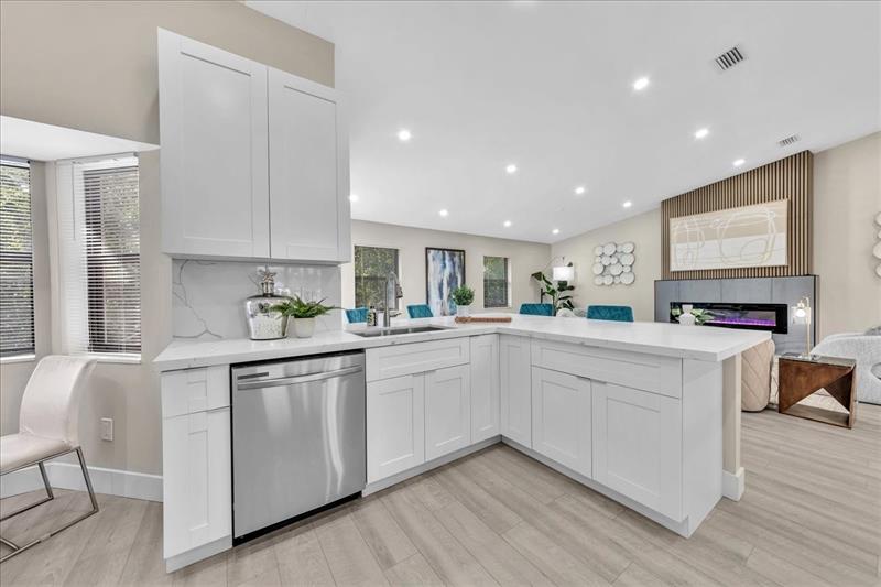 Image 21 of 55 For 7440 Gullotti Pl