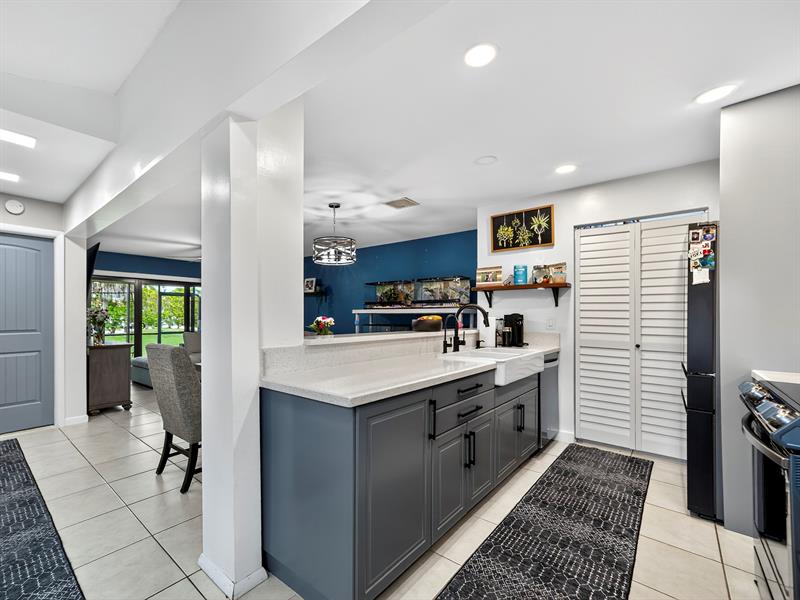 Image 10 of 23 For 8009 71st Ct