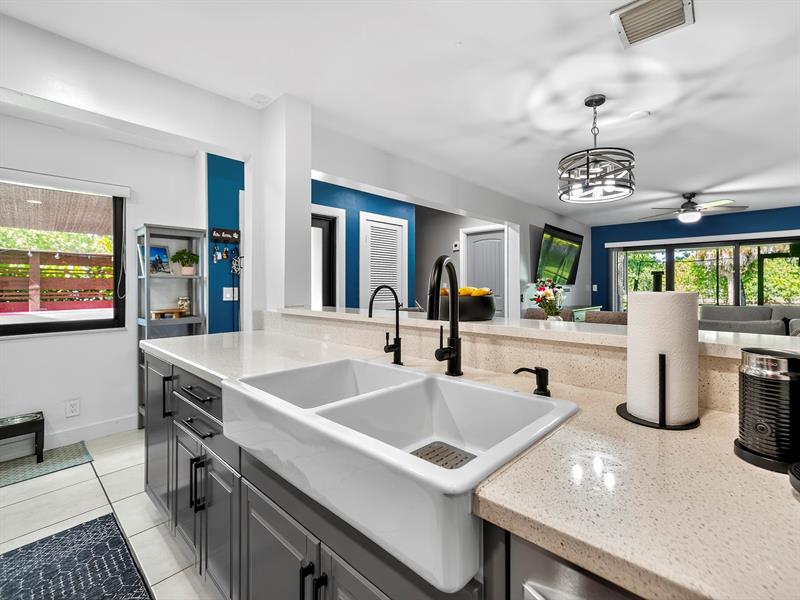 Image 11 of 23 For 8009 71st Ct