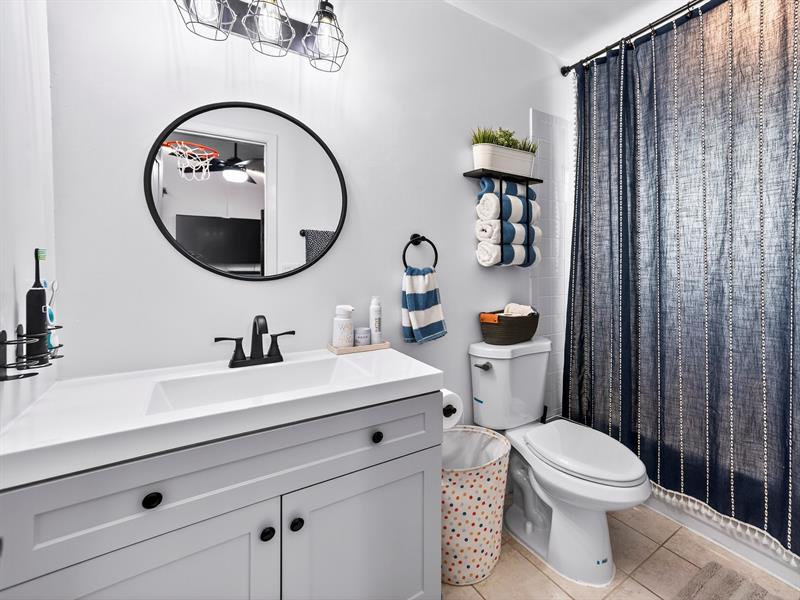 Image 17 of 23 For 8009 71st Ct