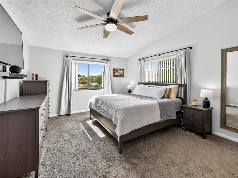 Image 20 of 23 For 8009 71st Ct
