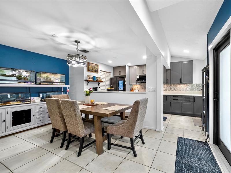 Image 6 of 23 For 8009 71st Ct