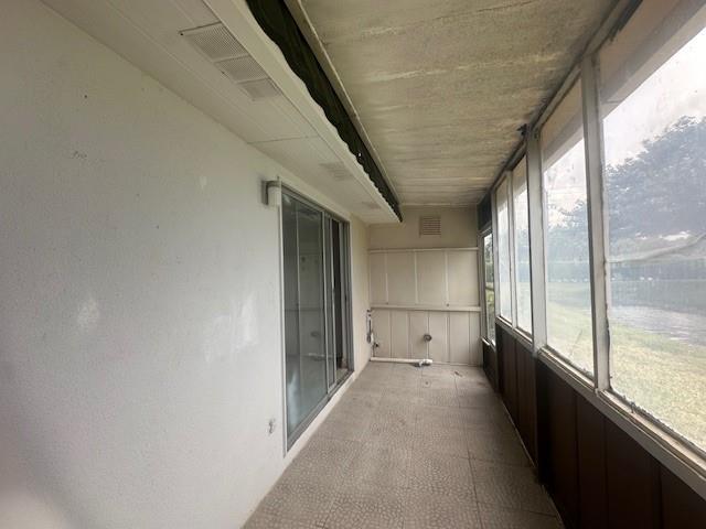 Image 21 of 46 For 126 Seville E  126