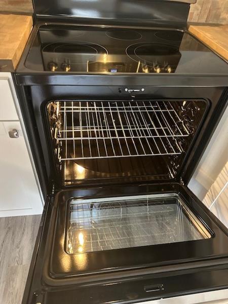 Image 28 of 46 For 126 Seville E  126