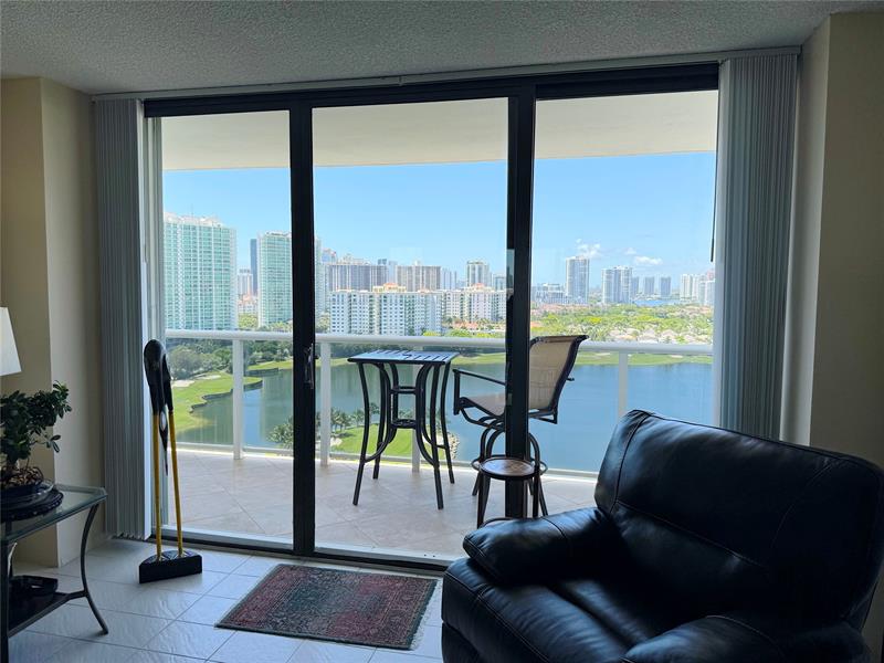 Details for 3675 Country Club Dr  2007, Miami, FL 33180