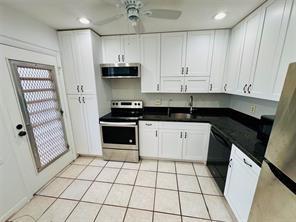 Image 3 of 11 For 6061 Falls Cir Dr  302