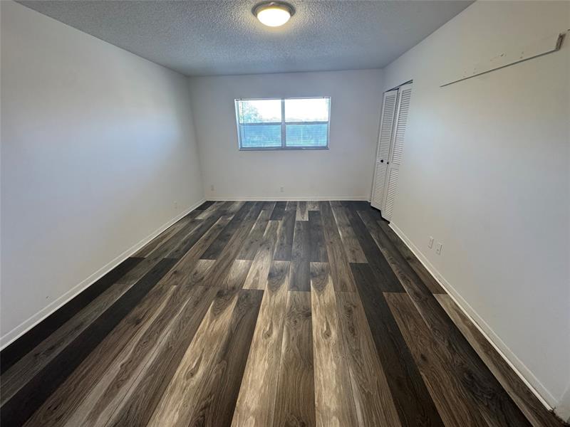 Image 6 of 11 For 6061 Falls Cir Dr  302