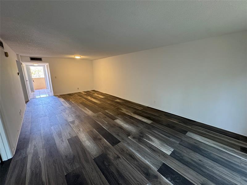 Image 8 of 11 For 6061 Falls Cir Dr  302