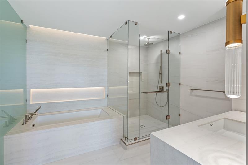 Image 13 of 42 For 900 Ocean Blvd  301