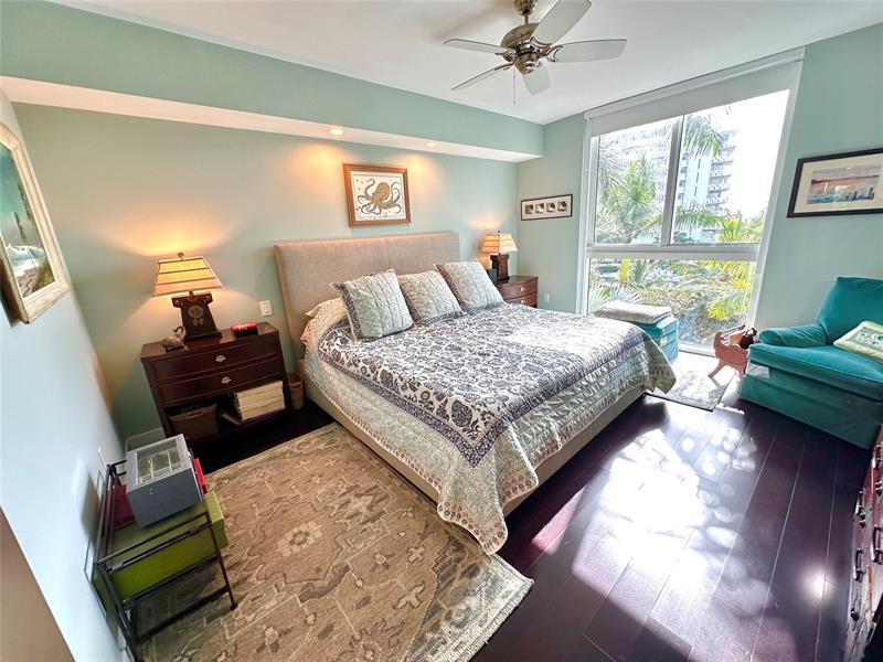 Image 10 of 38 For 2821 Ocean Blvd  405s