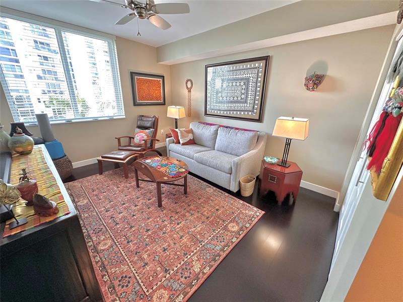 Image 17 of 38 For 2821 Ocean Blvd  405s