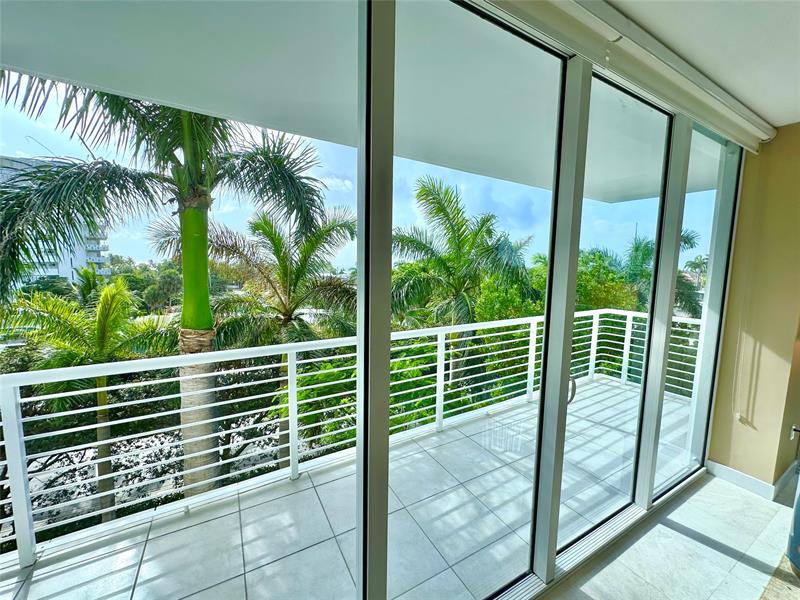 Image 21 of 38 For 2821 Ocean Blvd  405s