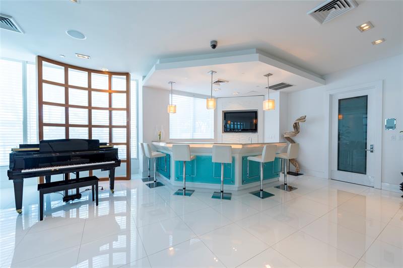 Image 34 of 38 For 2821 Ocean Blvd  405s