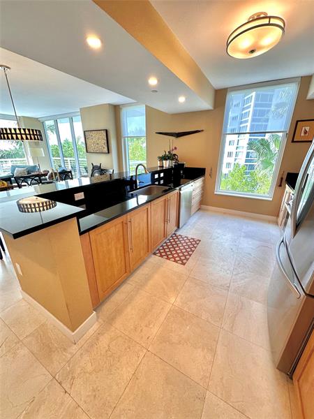 Image 6 of 38 For 2821 Ocean Blvd  405s