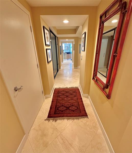 Image 9 of 38 For 2821 Ocean Blvd  405s
