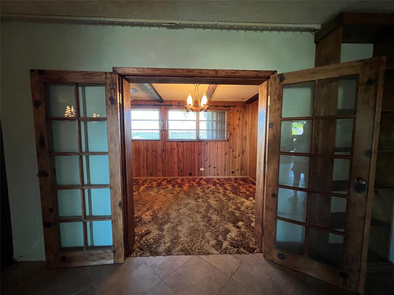 Image 14 of 33 For 6360 9th Pl  