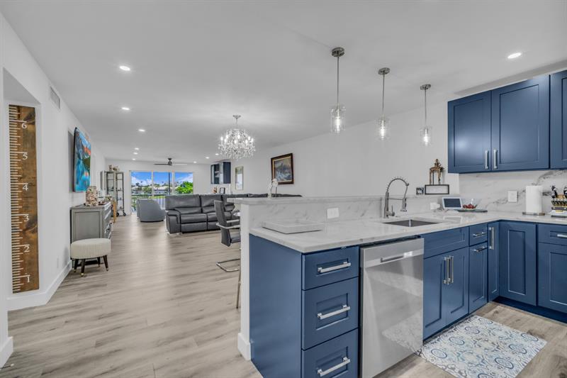 Image 3 of 42 For 250 John F Kennedy Drive  403