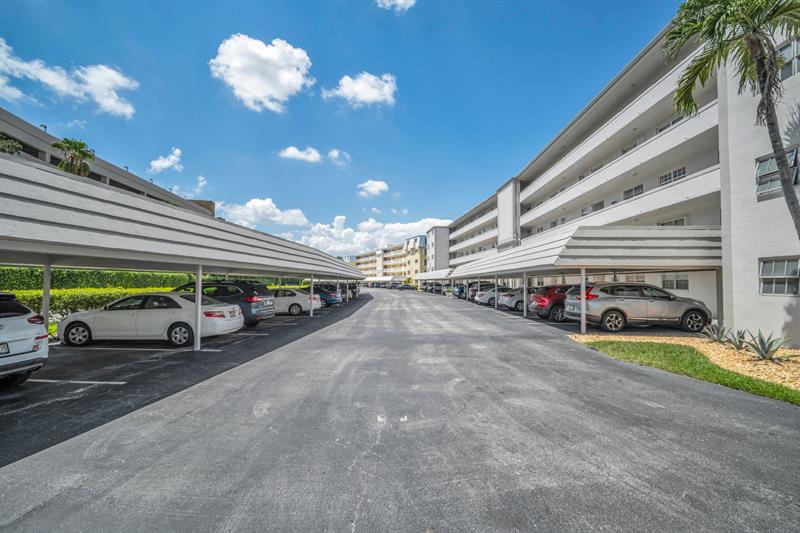 Image 34 of 42 For 250 John F Kennedy Drive  403