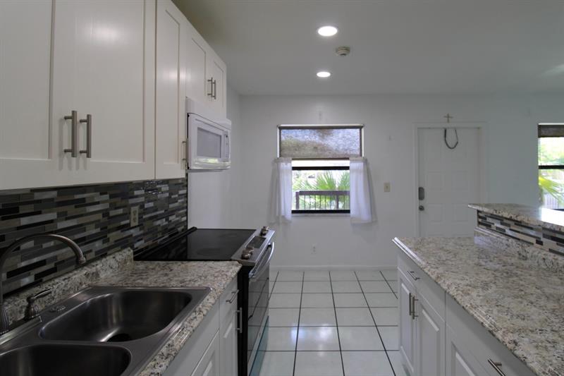 Image 3 of 15 For 9932 Nob Hill Ct  9932