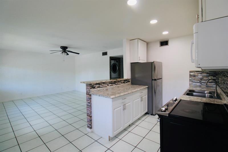 Image 5 of 15 For 9932 Nob Hill Ct  9932