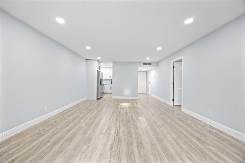 Image 13 of 47 For 6061 Falls Cir Dr  109