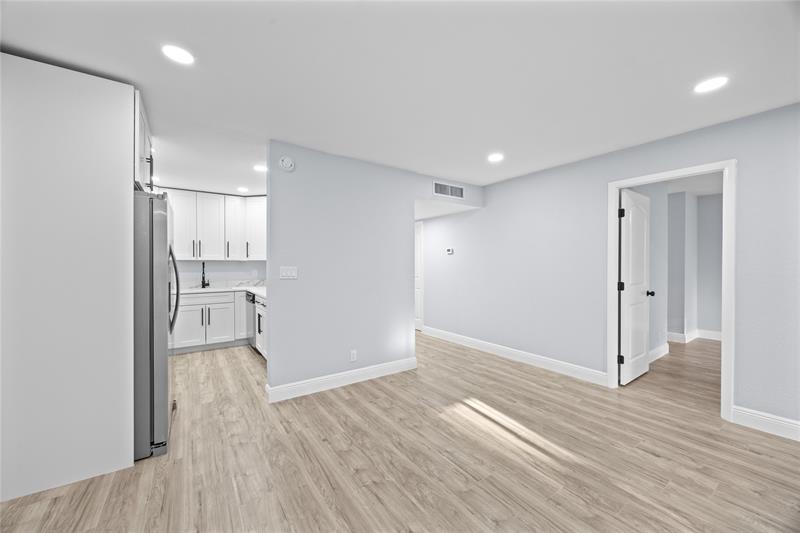 Image 17 of 47 For 6061 Falls Cir Dr  109