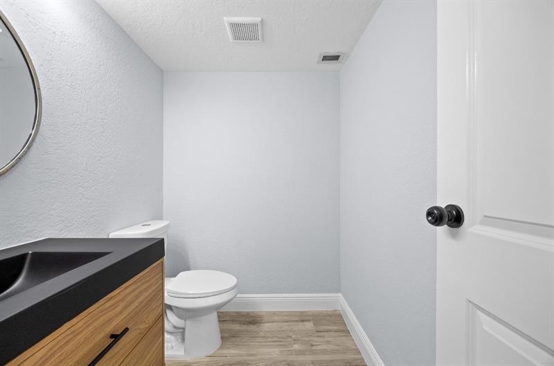 Image 32 of 47 For 6061 Falls Cir Dr  109