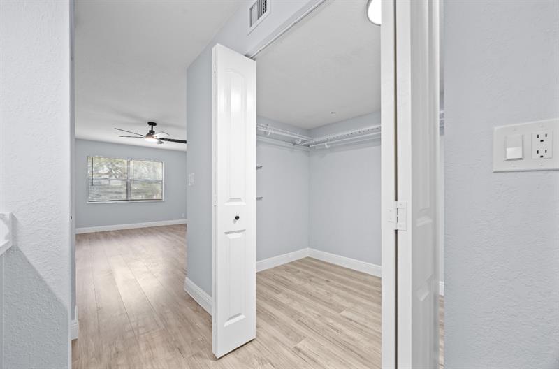 Image 37 of 47 For 6061 Falls Cir Dr  109