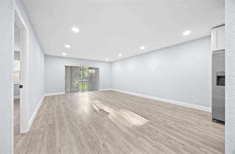 Image 5 of 47 For 6061 Falls Cir Dr  109