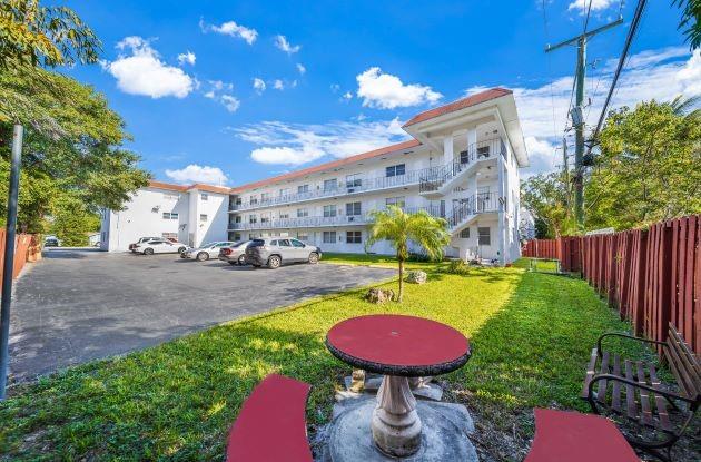 Details for 2420 Johnson St  107, Hollywood, FL 33020