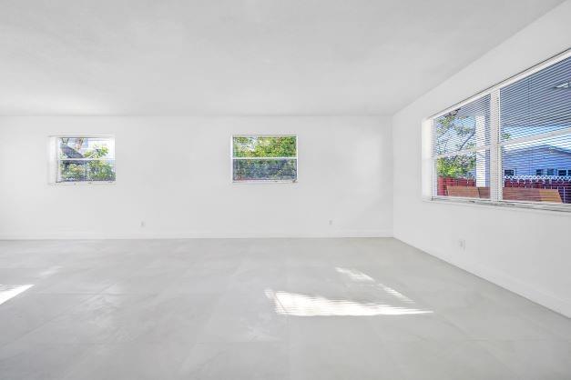 Image 16 of 23 For 2420 Johnson St  107