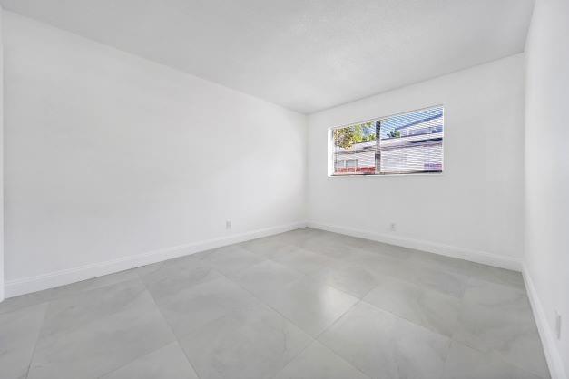 Image 6 of 23 For 2420 Johnson St  107