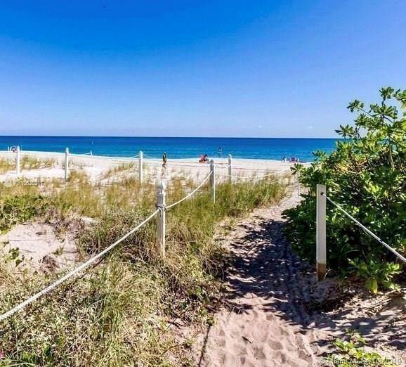 Image 36 of 42 For 1439 Ocean Blvd  215