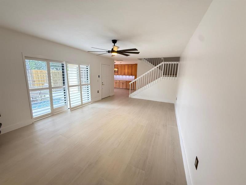 Image 12 of 54 For 2911 22nd Cir  37b